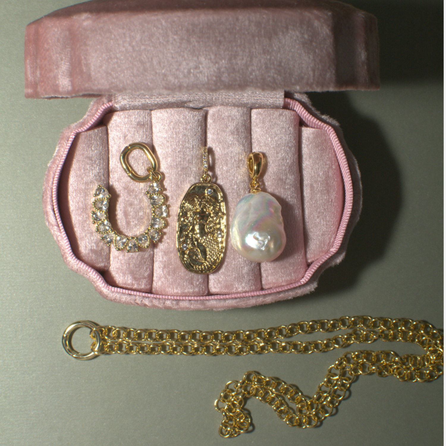 Rolo charm chain
