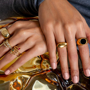 Puff Oval Signet Ring -