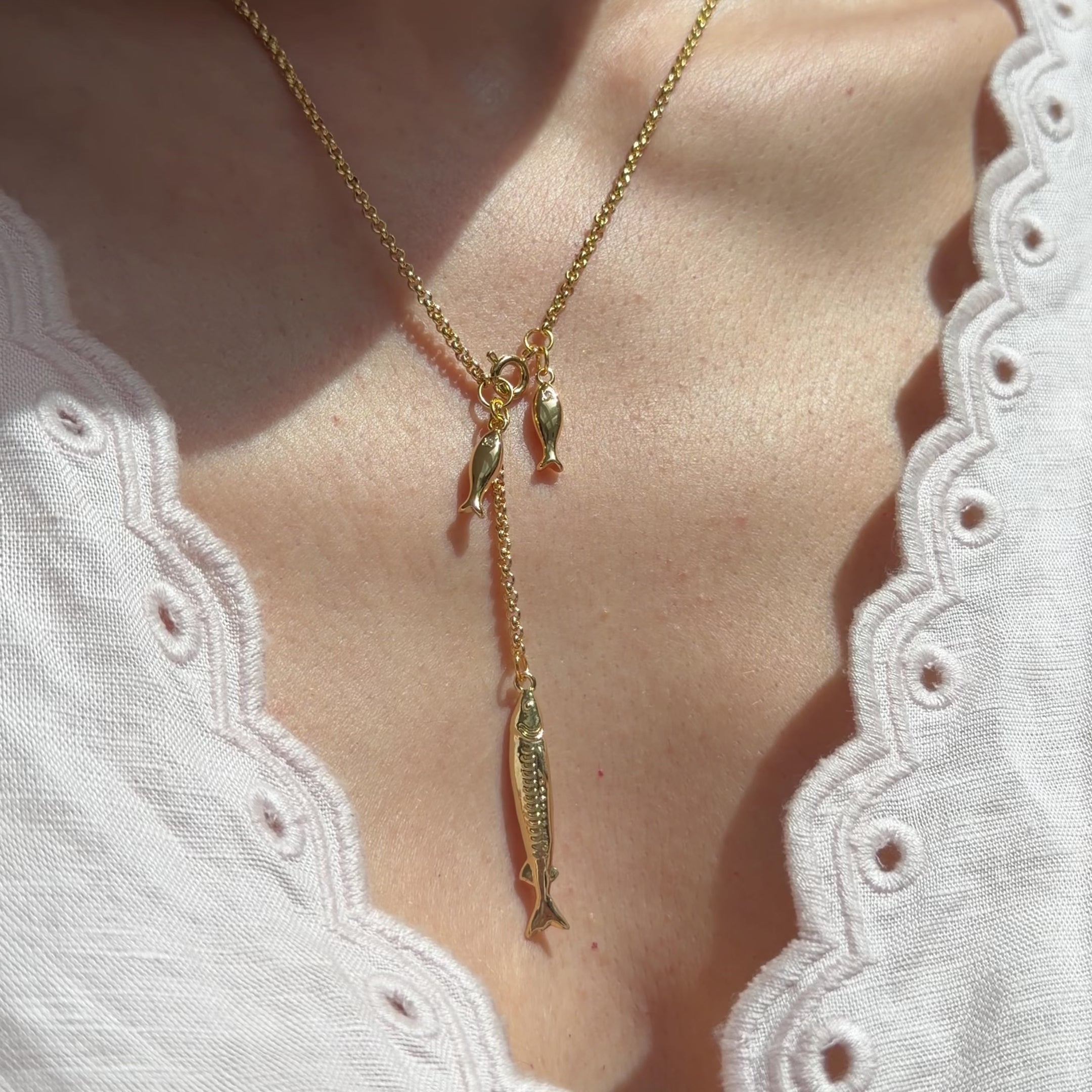 Mouni Fish Trio Lariat